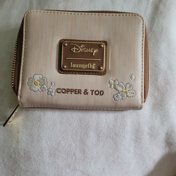 Loungefly wallet - Picture 3 of 4